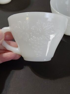 Lot of 6 Vintage Anchor Hocking Harvest Grape White Milk Glass Punch Cups